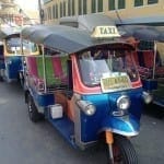 Tuk Tuk, el medio de transporte mas popular en el sudeste de Asia.