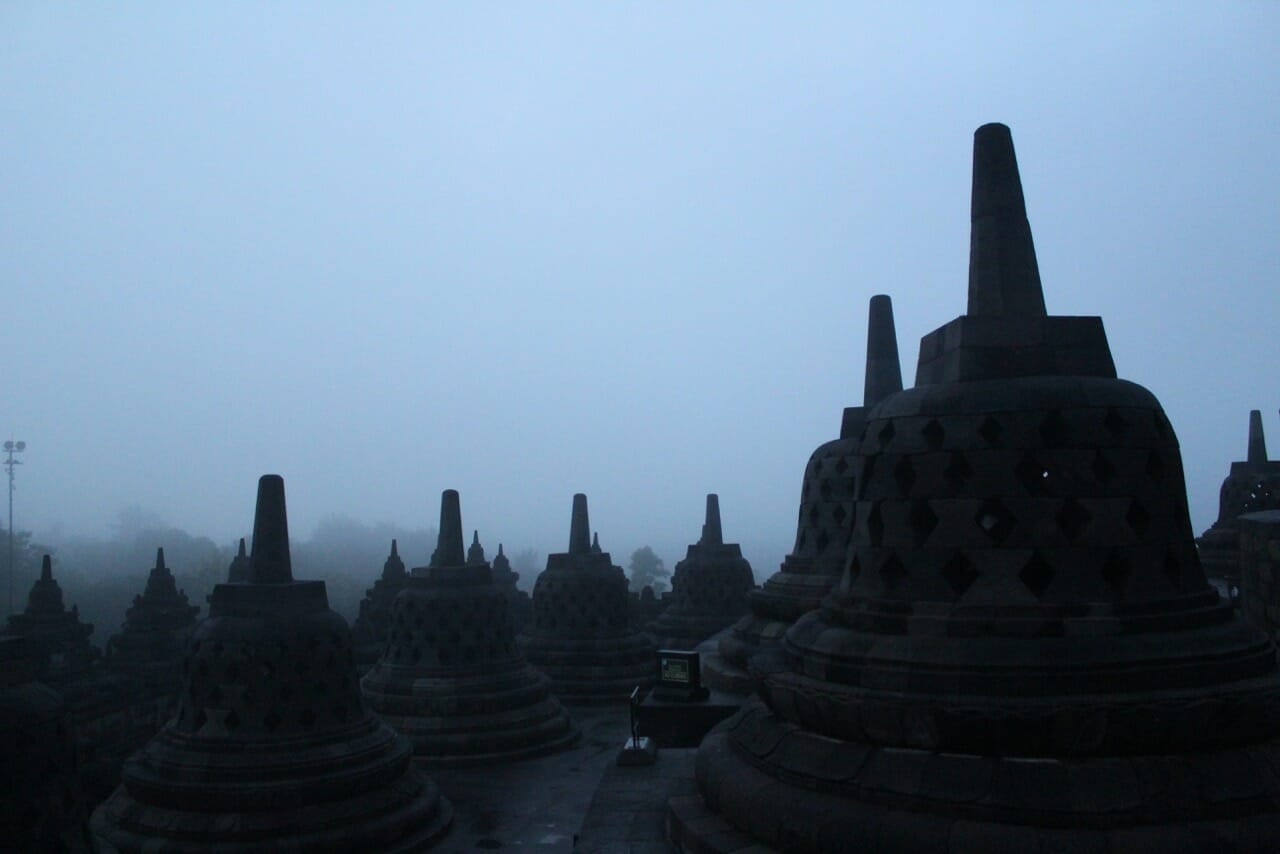 When booking a Borobudur sunrise tour visitors need to be at the Manohara hotel very early in the morning and you can't see anything, only the stupas of the temple