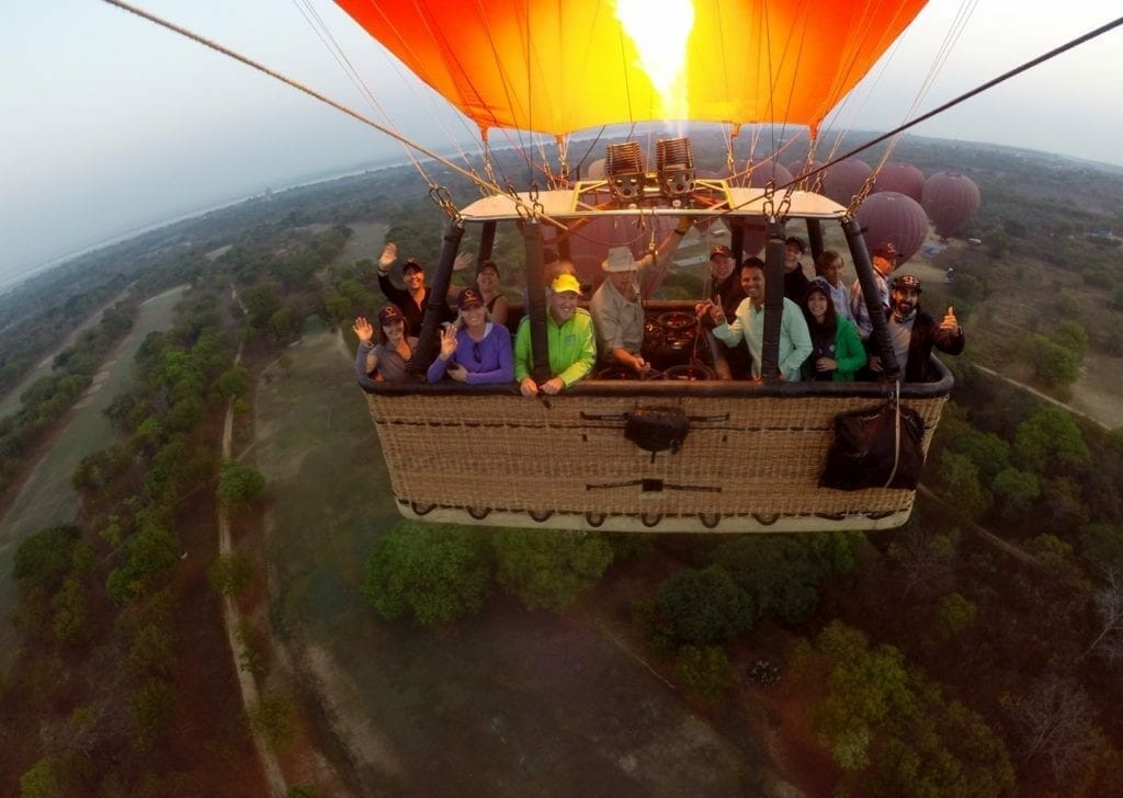 Na cesta de um balão em Bagan