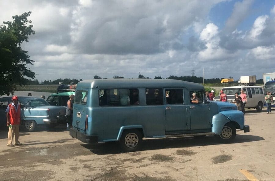 Taxi colectivos, the best way to save money with transportation when traveling in Cuba