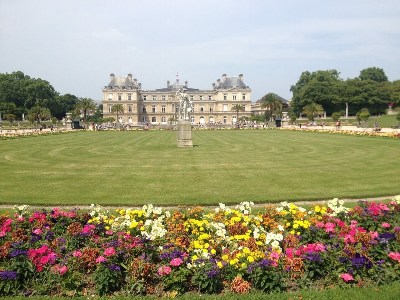 Jardim du Luxembourg durante o verão.