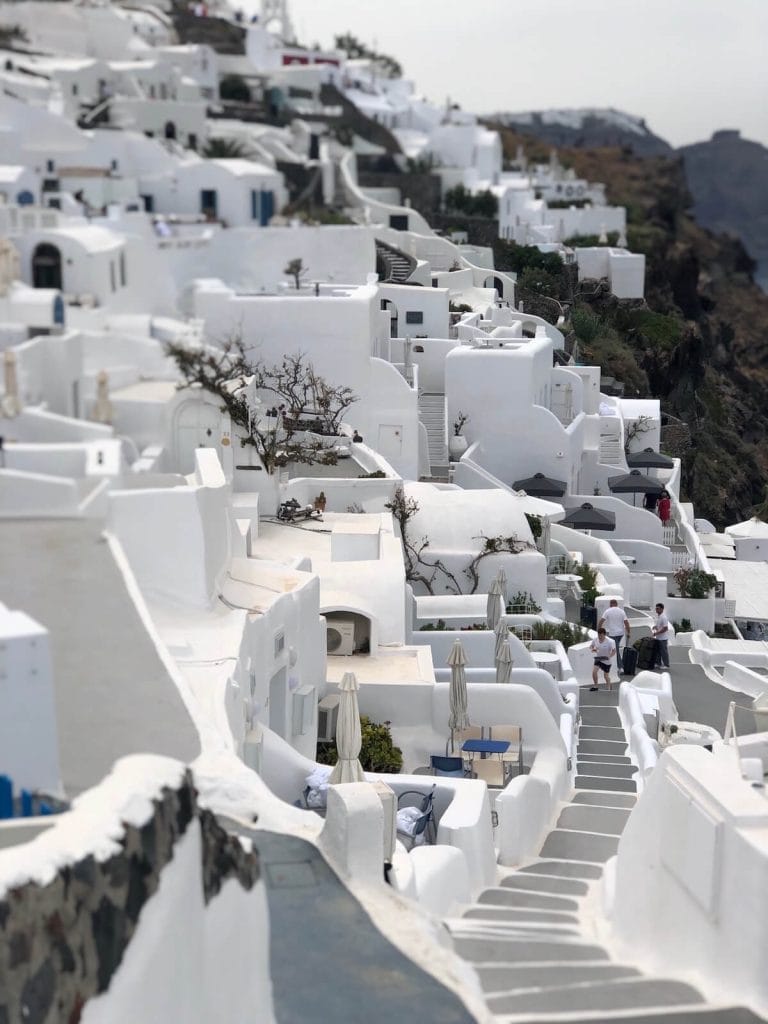 30 Amazing Things to Do in Santorini, Greece 10 Whitewashed houses in Oia, Santorini