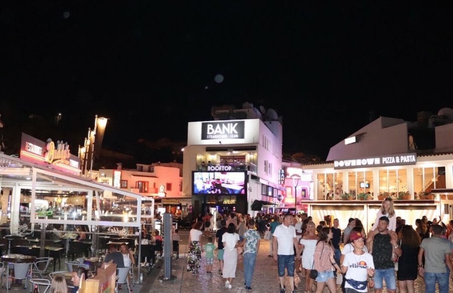 Que Ver en el Algarve: 20 Mejores Cosas 12 vida nocturna de albufeira