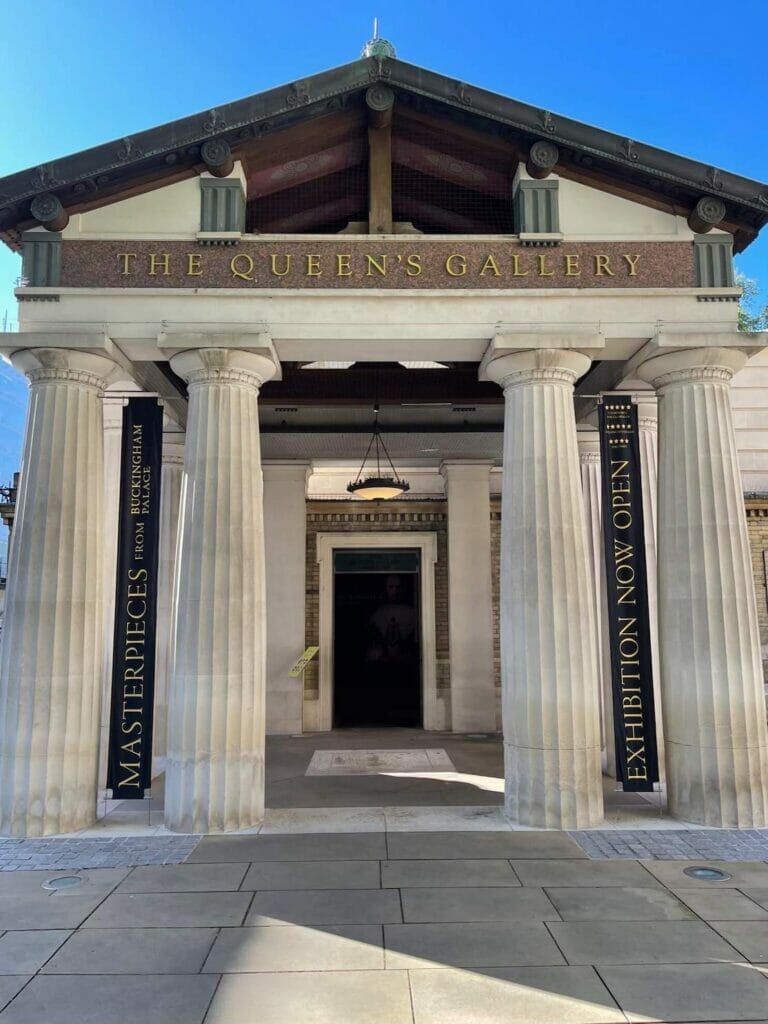 A fachada da Galeria da Rainha, Londres