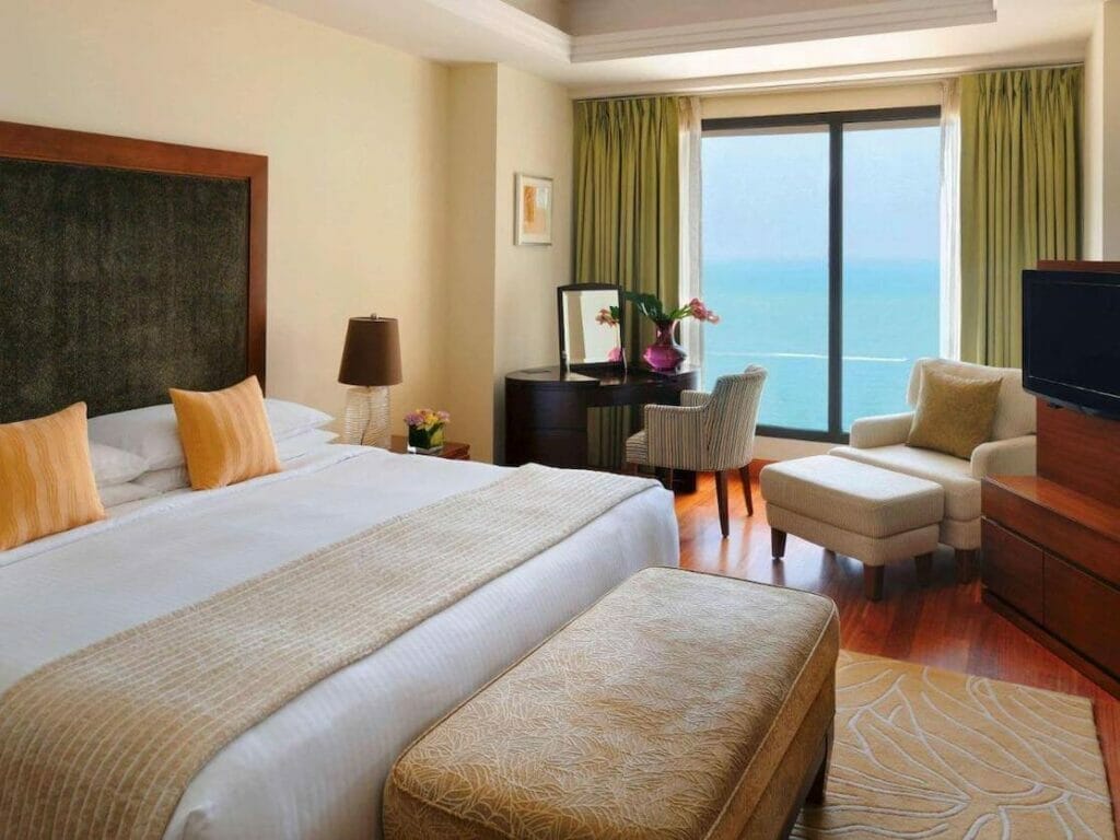 A double-bed room with a sea view at Mövenpick Jumeirah Beach, Dubai